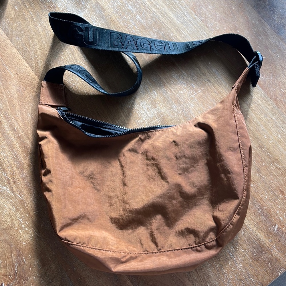 Baggu brown crescent bag